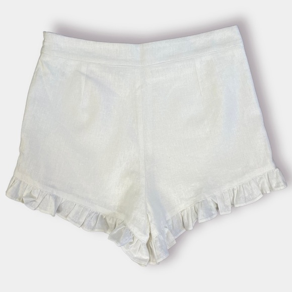 NWT LUCCA White Linen Blend Ruffle High Rise Shorts Size Small - Picture 2 of 4